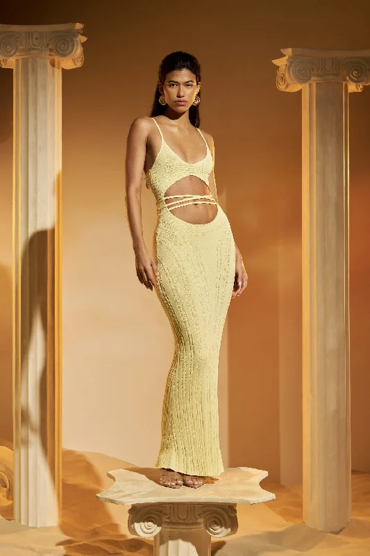 BODY CONTOUR KNITTED MAXI 
DRESS IN PRIMROSE