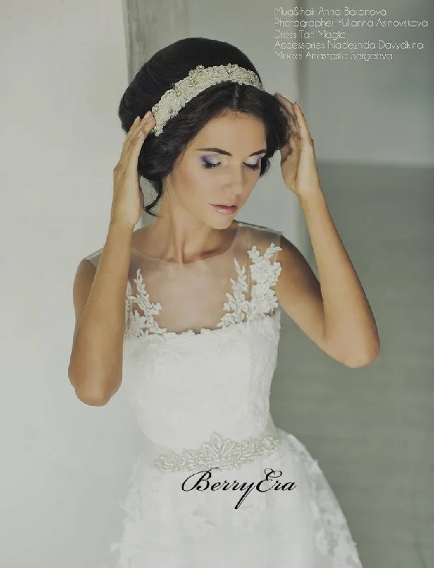 Elegant Sleeveless Lace Tulle Wedding With Beaded Belt