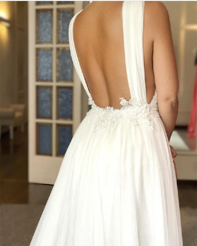 Tulle Beach Wedding Dresses Plunge Neck Appliques