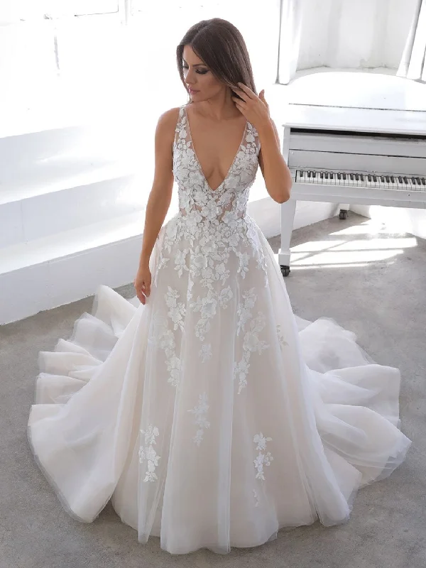 Best Price of the Season!Blue by Enzoani Nala - Size 12