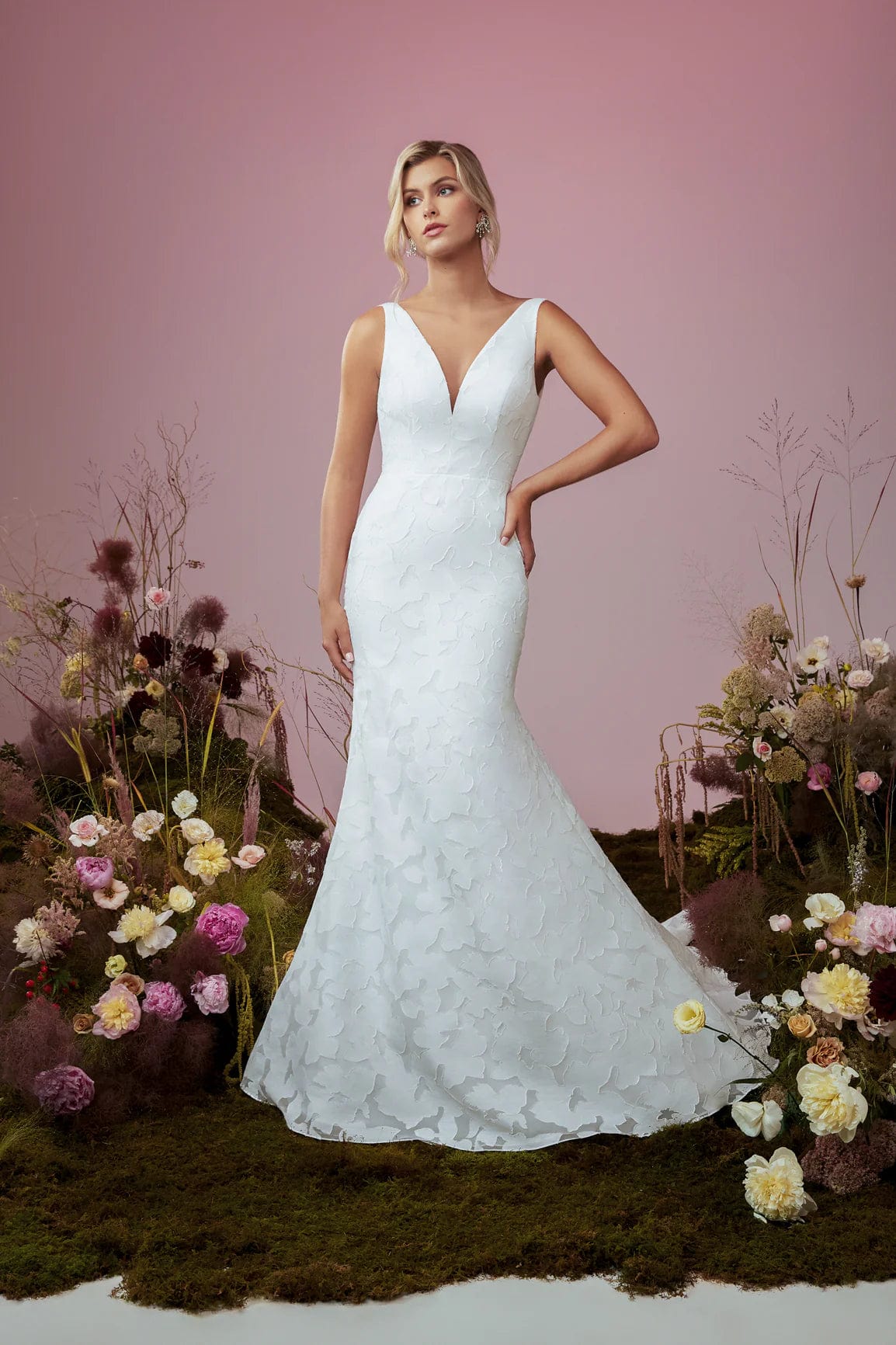Hot Deals You Can’t Resist!Blue Willow by Anne Barge Day Flower - Size 12
