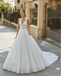 Shop Before It’s Gone!Luna Novia Focus