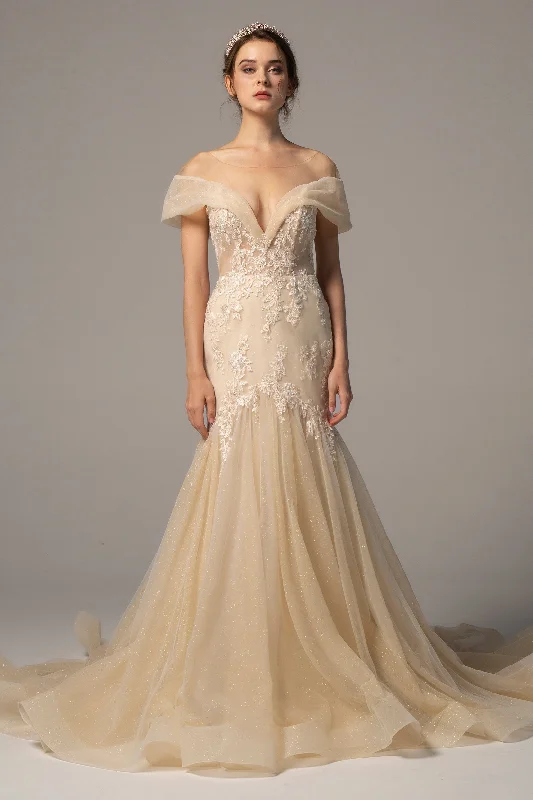 Best Offers of the Month!Trumpet-Mermaid Court Train Tulle Wedding Dress CW2377