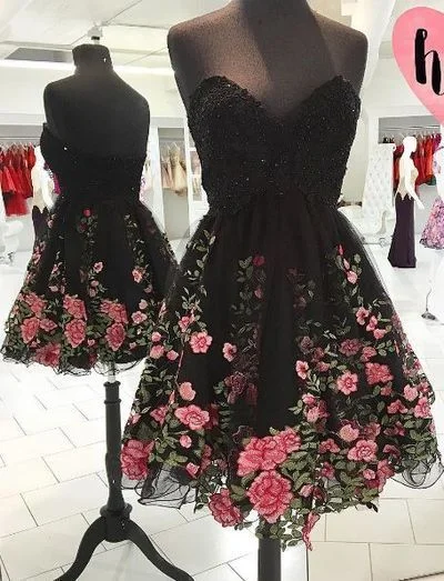 Crazy Discounts Inside!A Line Sweetheart Flower Lace Black Short homecoming Dresses, Little Black Dresses cg2356
