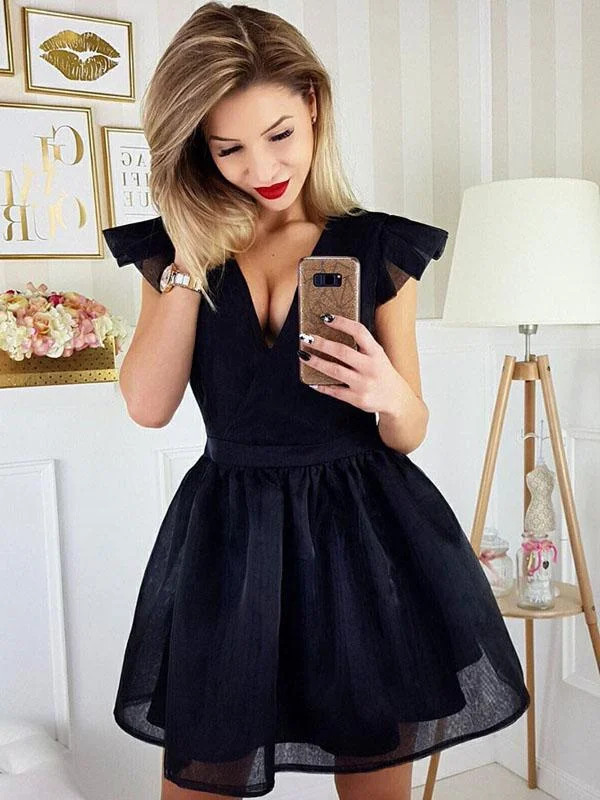 Time to Save Big!A-Line V-Neck Sleeveless Black Tulle Short Homecoming Dresses cg1657