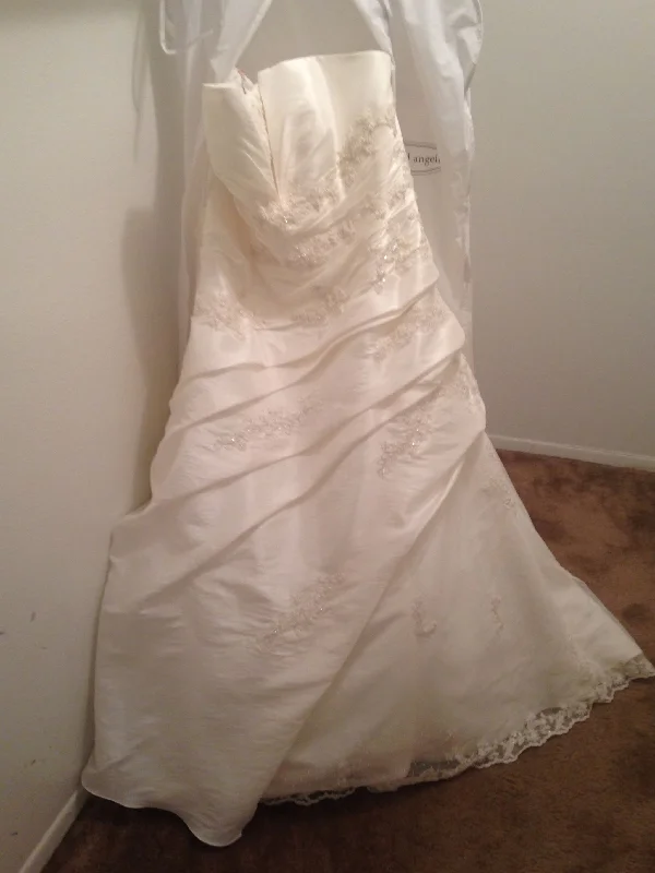 Upgrade for Less!Alfred Angelo 2082W