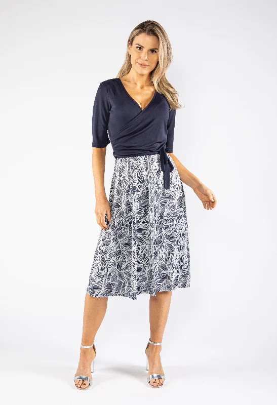 Biggest Sale of the Season!Leaf Print Midi Dress