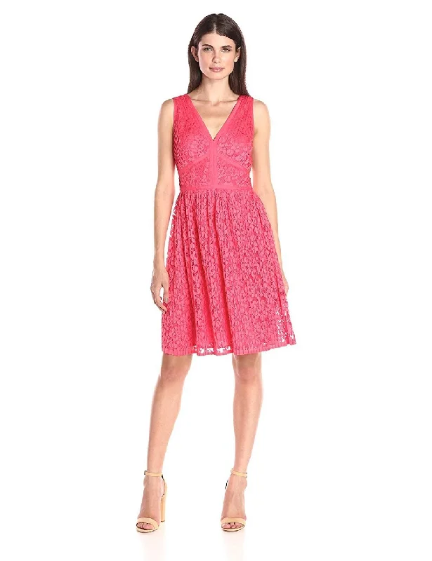 Today’s Deals, Tomorrow’s Regrets!Maggy London - G2521M Pleated Floral Lace Dress