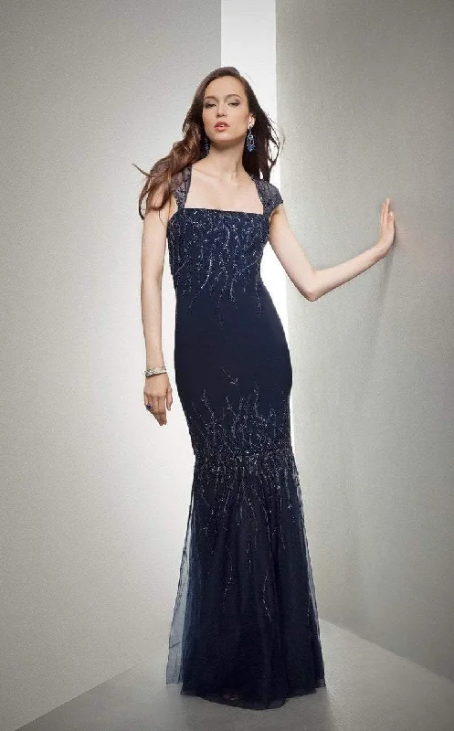 More Discounts, More Joy!MIGNON - Trailing Ornament Trumpet Gown VM1173