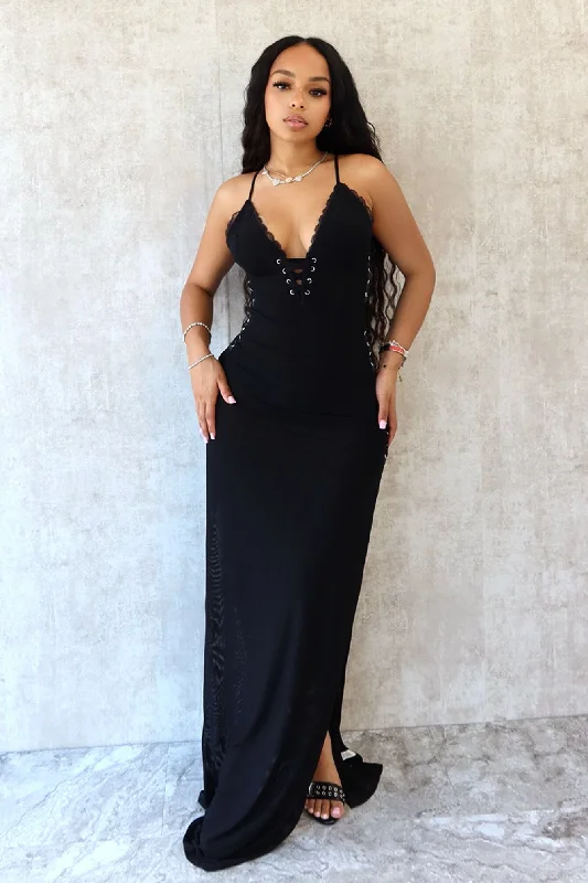 Act Fast – Limited Time Savings!Oprah Lace Trim Mesh Maxi Dress